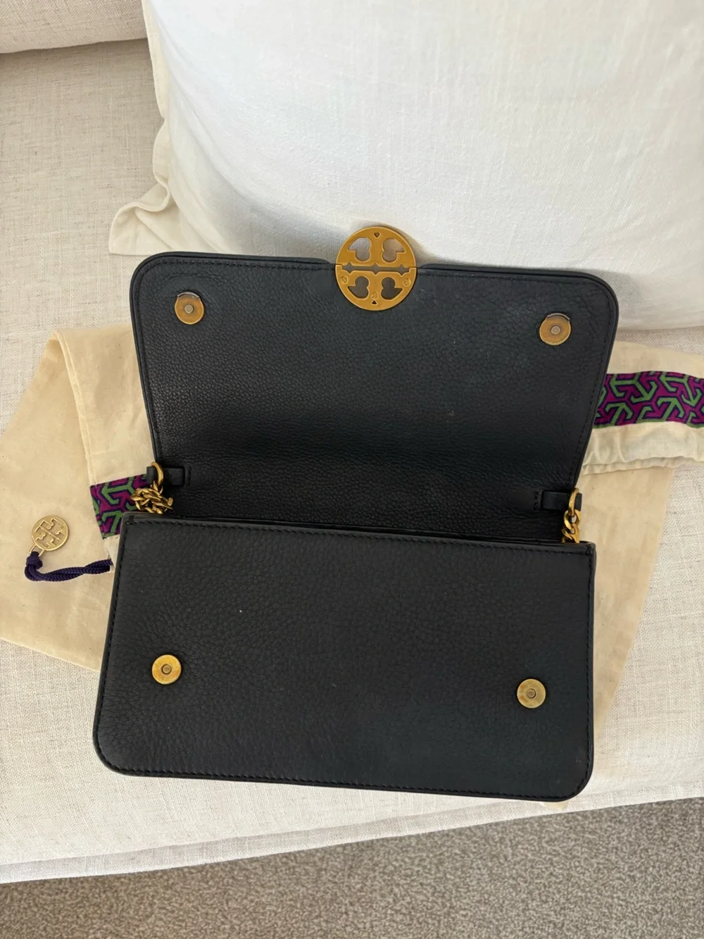 🍃🦋 Tory Burch Black Leather Flap Crossbody with Gold Chain
